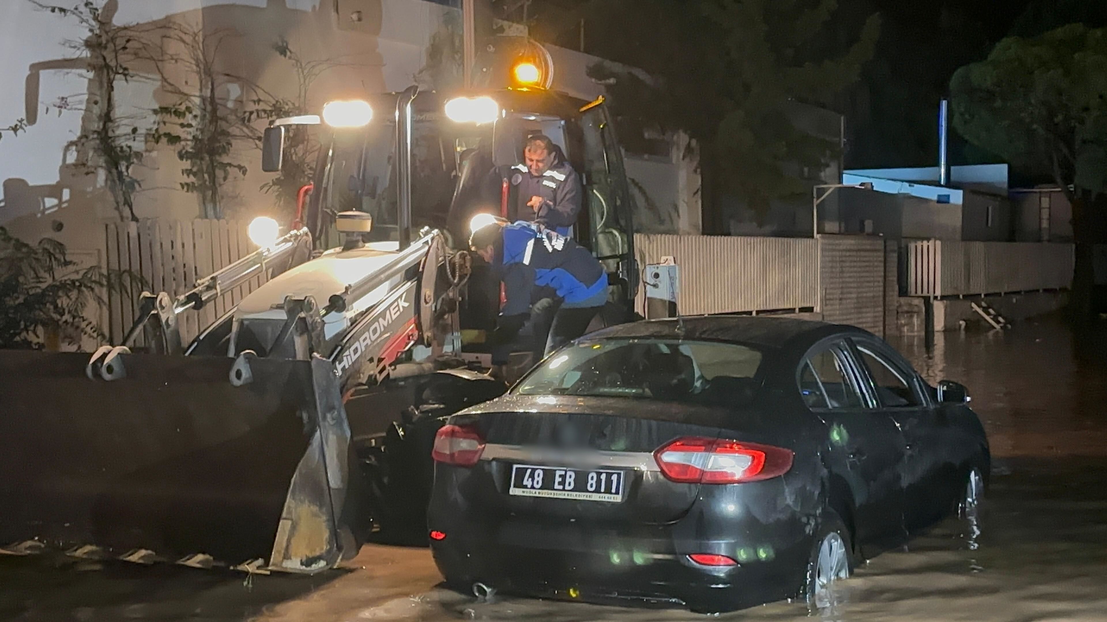 Bodrum'da Sağanak Yağış Sel Felaketine Dönüştü (2)