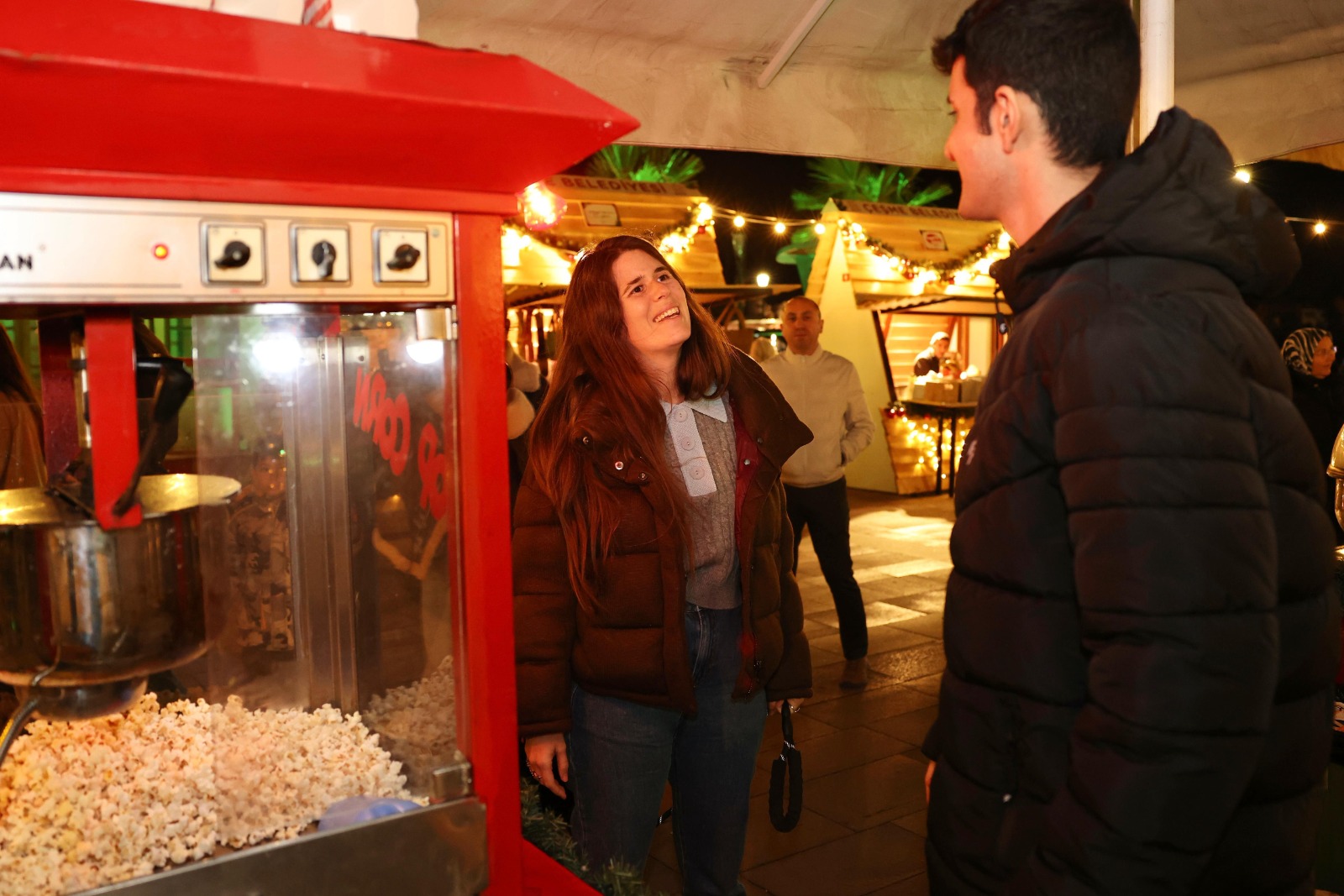 Çeşme'de Ilk Yılbaşı Panayırı! Renkli Etkinliklerle İzmirlileri Bekliyor (2)