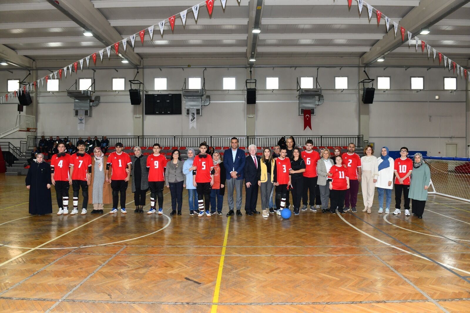 Çiğli'de Golbol Turnuvası Ile Engeller Aşılıyor (2)