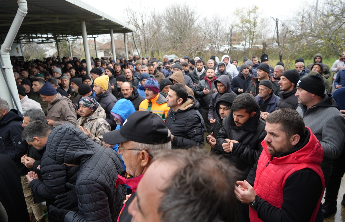 Denize Açıldıktan Sonra Kaybolan Balıkçı Son Yolculuğuna Uğurlandı01