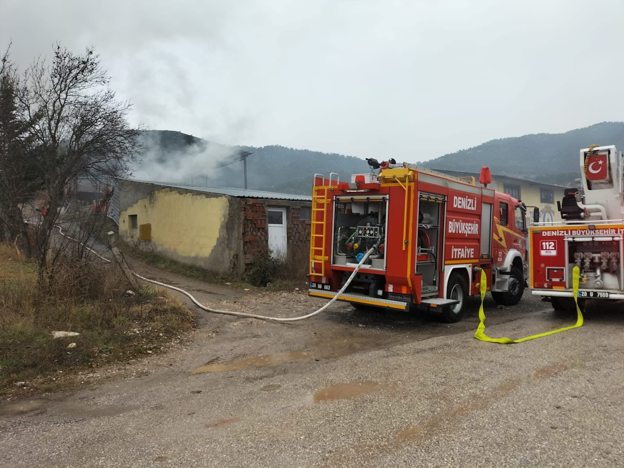 Denizli'nin Çameli İlçesinde Çıkan Yangın Paniğe Sebep Oldu (2)