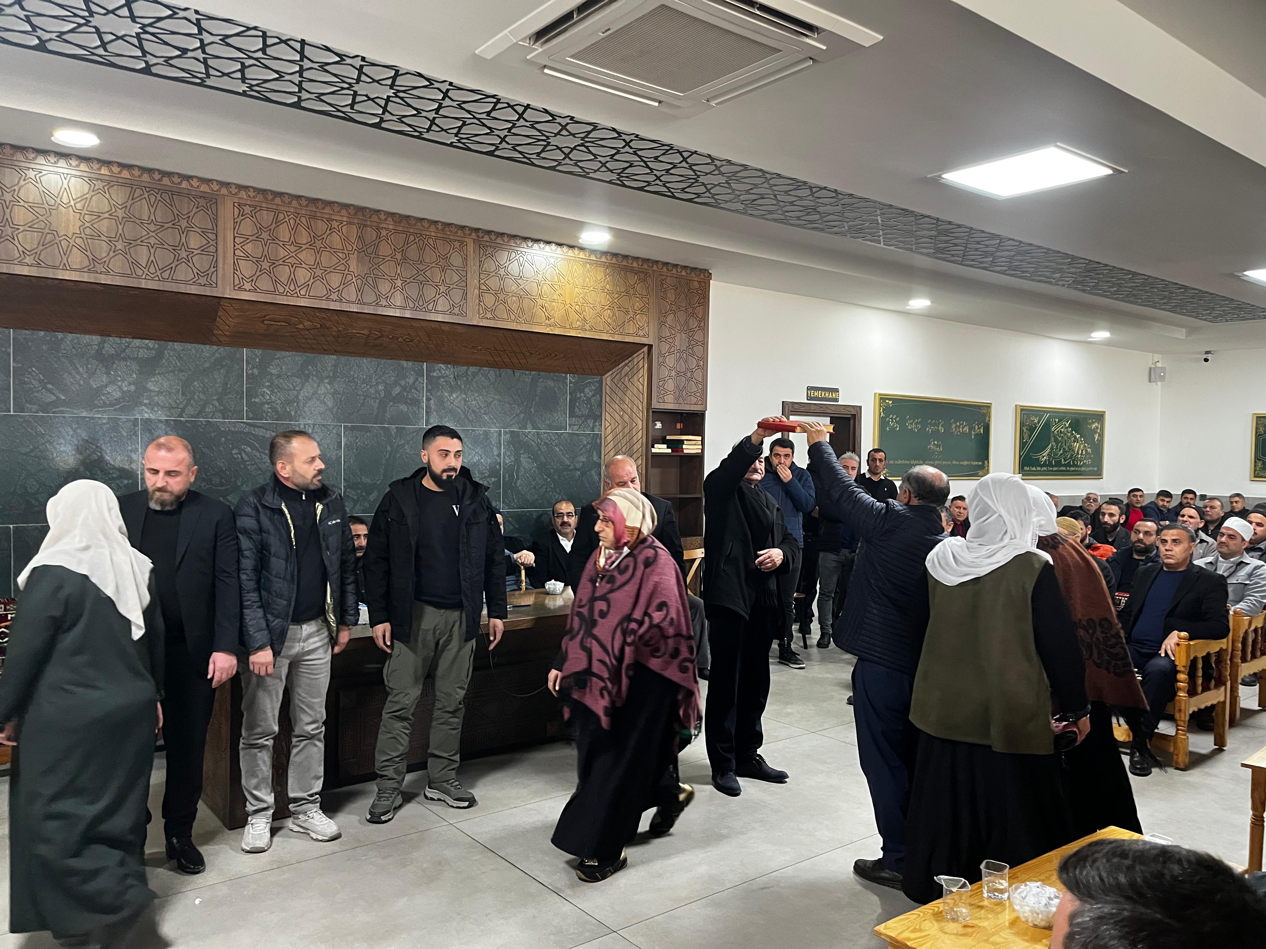 Diyarbakır’da Iki Aile Arasındaki Kan Davası Barışla Sonlandı (2)