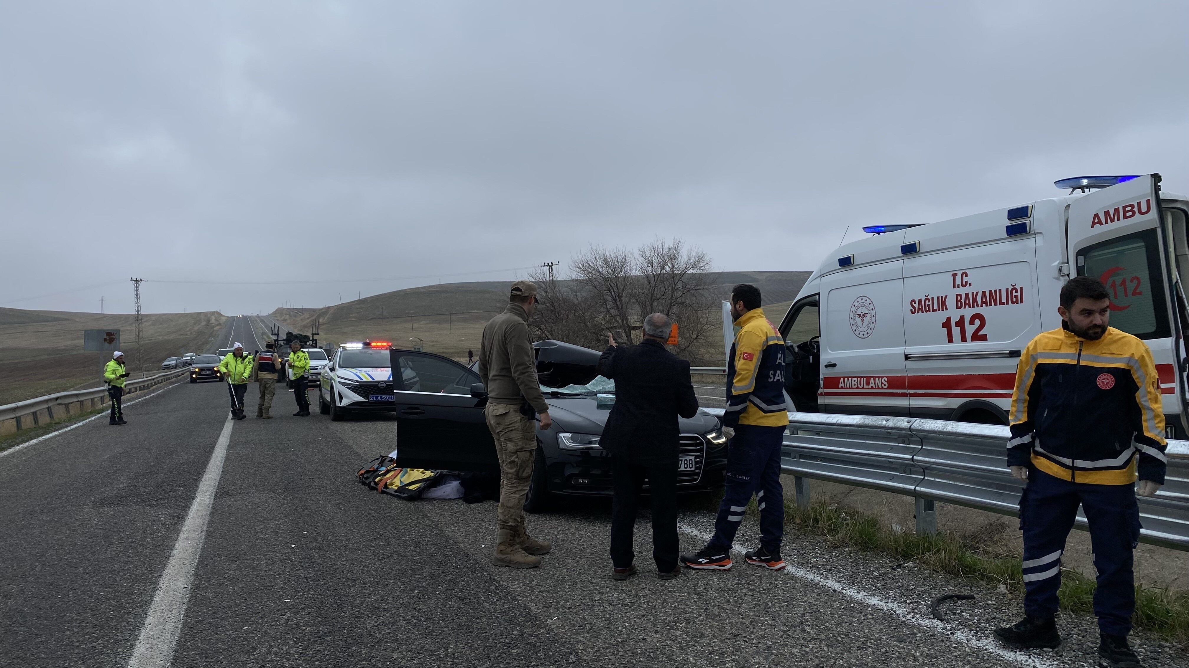 Diyarbakır’da Seyir Halindeki Tırdan Fırlayan Teker Otomobile Düştü 1 Ölü (3)