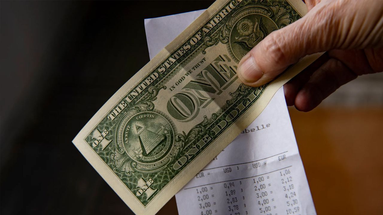 Dolar Ve Euro Rekor Kırdı Yıl Sonu Tahminleri Gündemde (1)