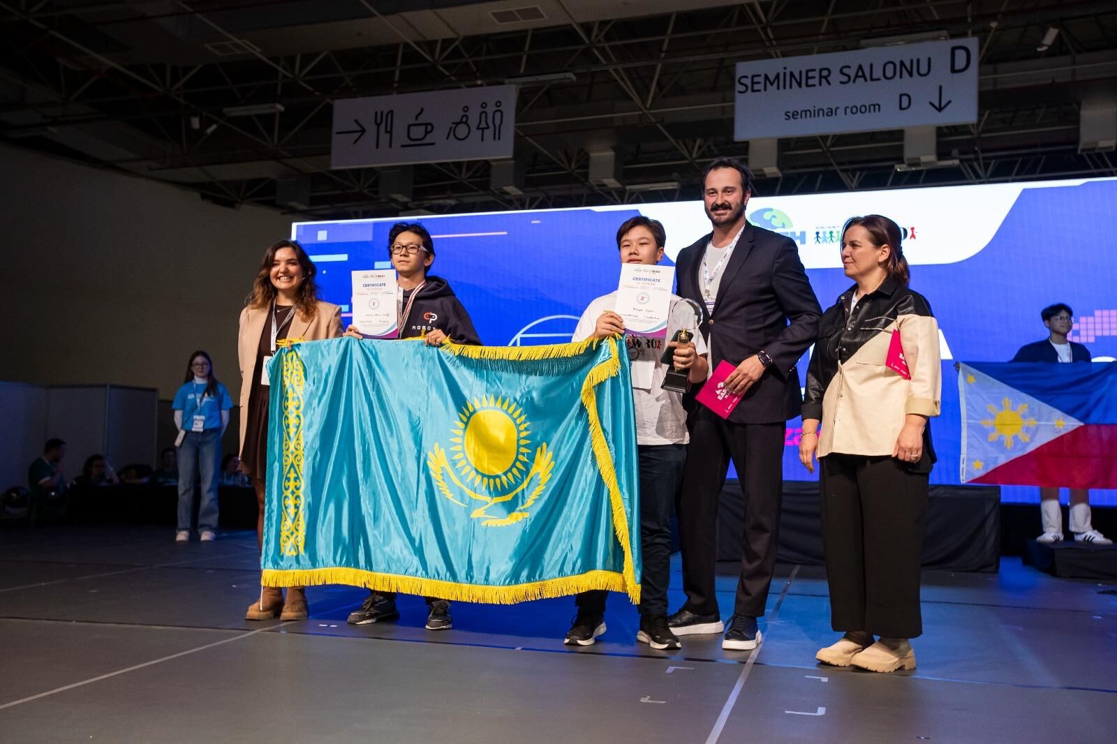 Dünya Robot Olimpiyatları İzmir’de Muhteşem Bir Kapanışla Sona Erdi9