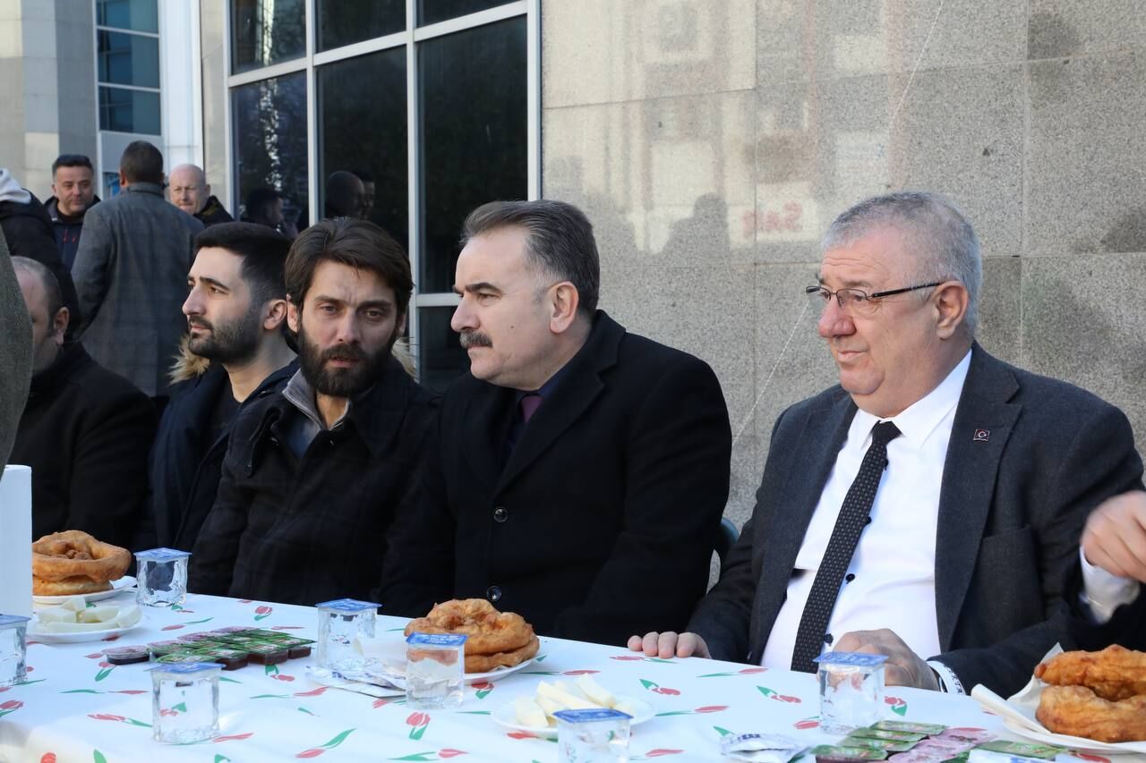 Edremit Belediyesi'nden Tuncay Kılıç Anısına Lokma Hayrı (2)