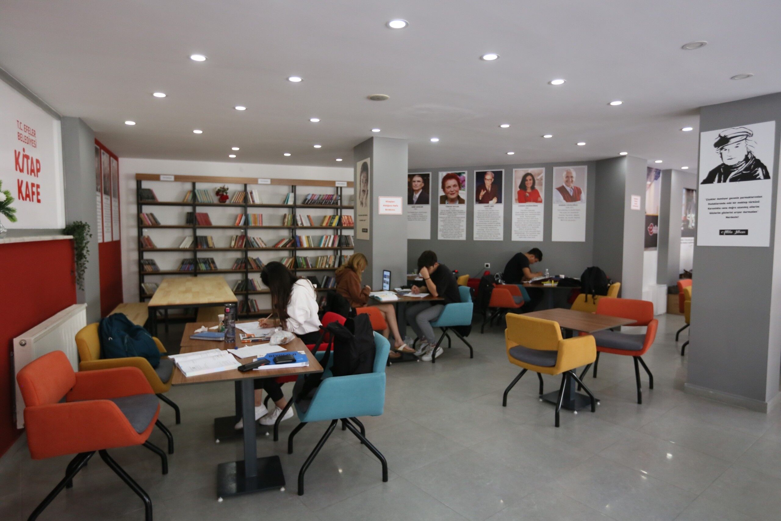 Efeler Halkı Kitap Kafelerde Sınava Hazırlanacaklar (2)