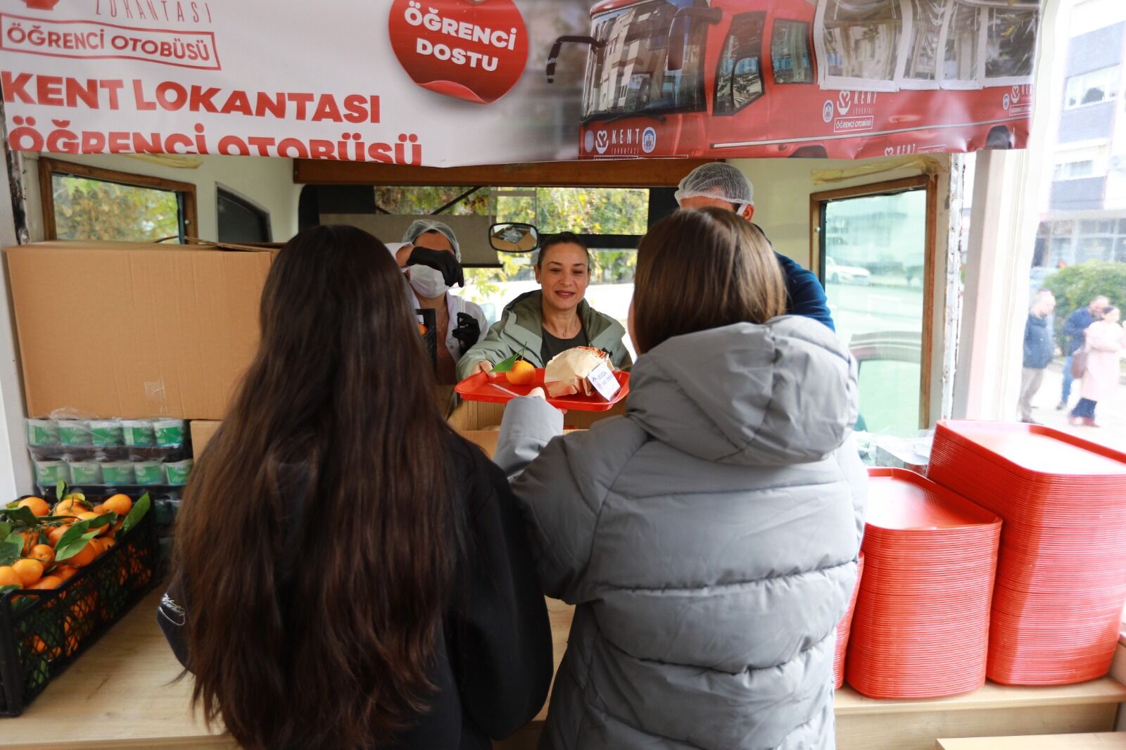 Efes Selçuk'ta Kent Lokantası Öğrenci Otobüsü Hizmete Girdi (3)