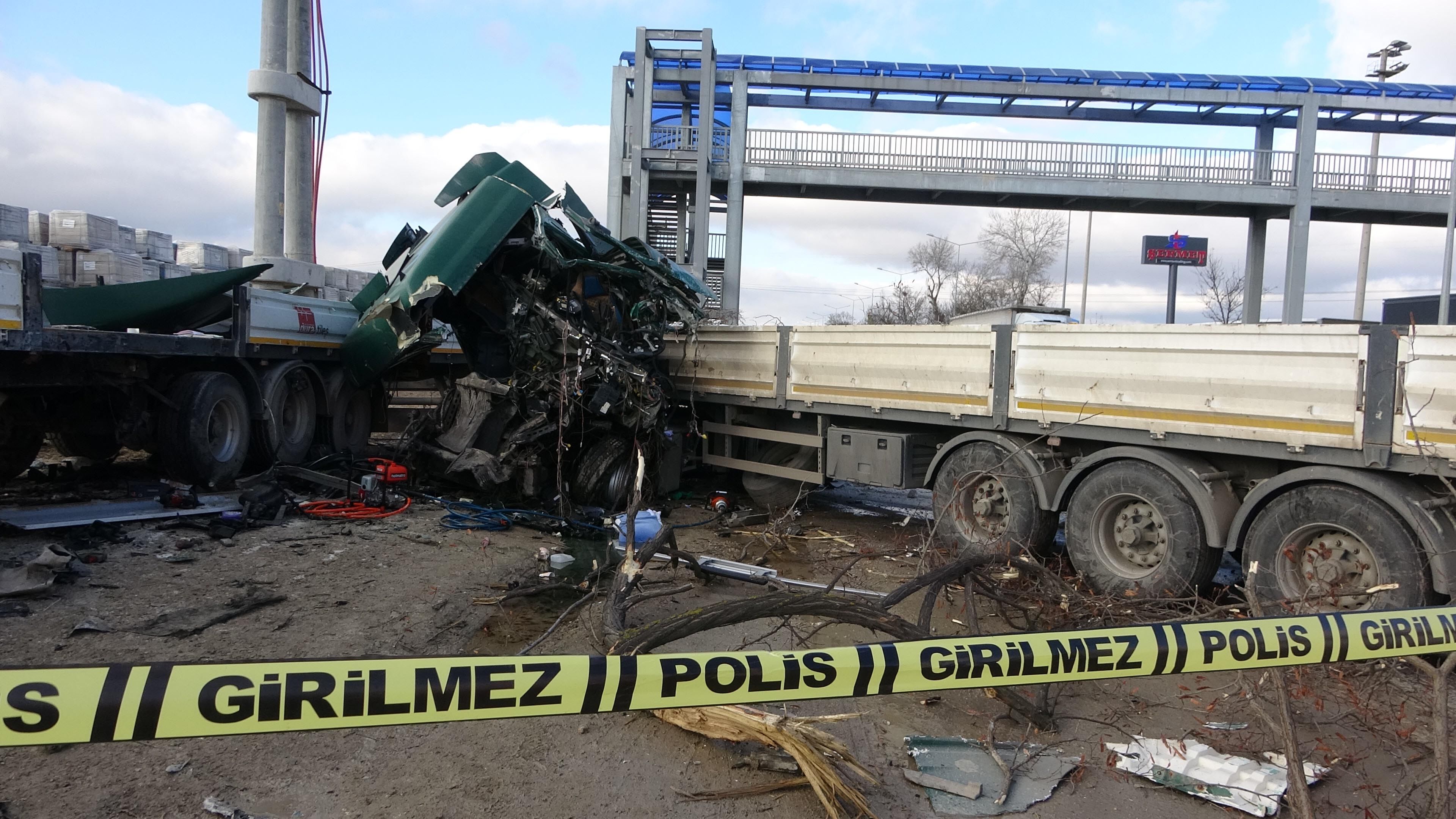 Eskişehir’de Tir Kazası 1 Ölü, 1 Yaralı2