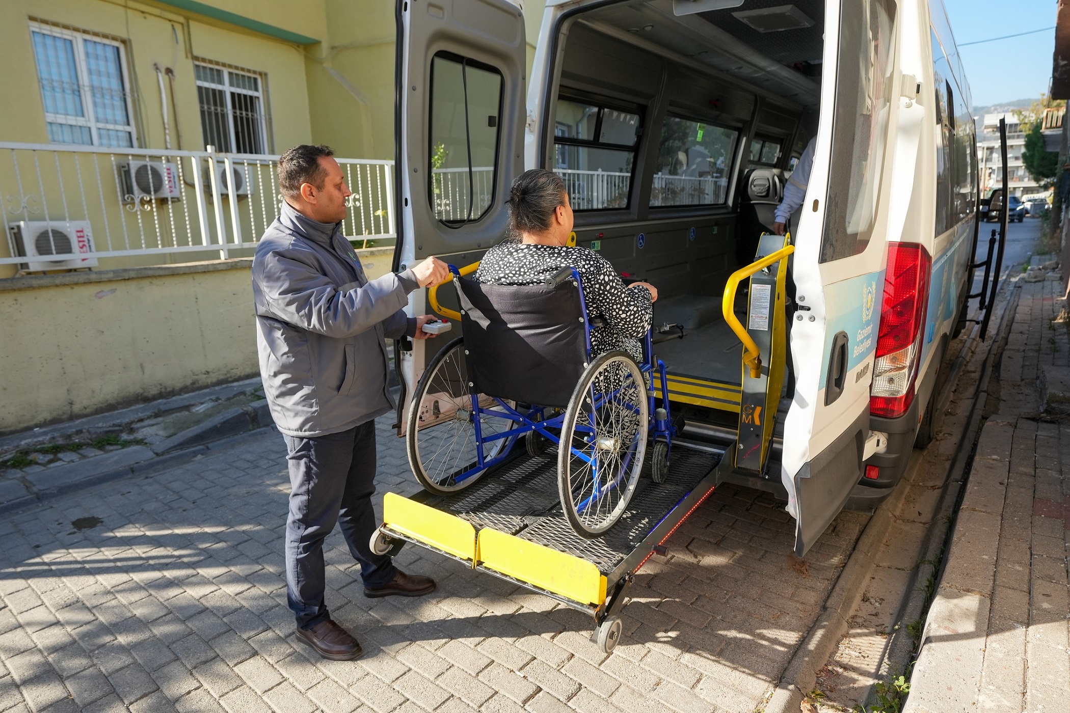 Gaziemir'de Engelli Bireylere Ücretsiz Ulaşım Desteği (3)