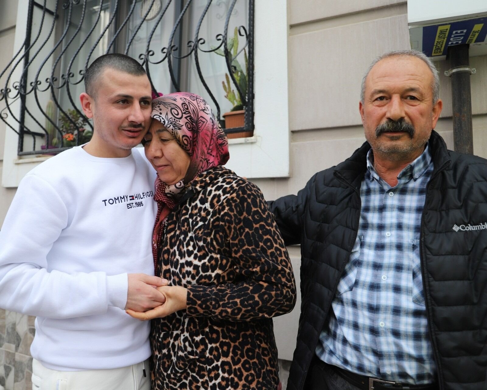 Gazze'ye Savaşmaya Gitmek Için Yola Çıkan Kişi 14 Ay Sonra Ailesine Kavuştu (4)