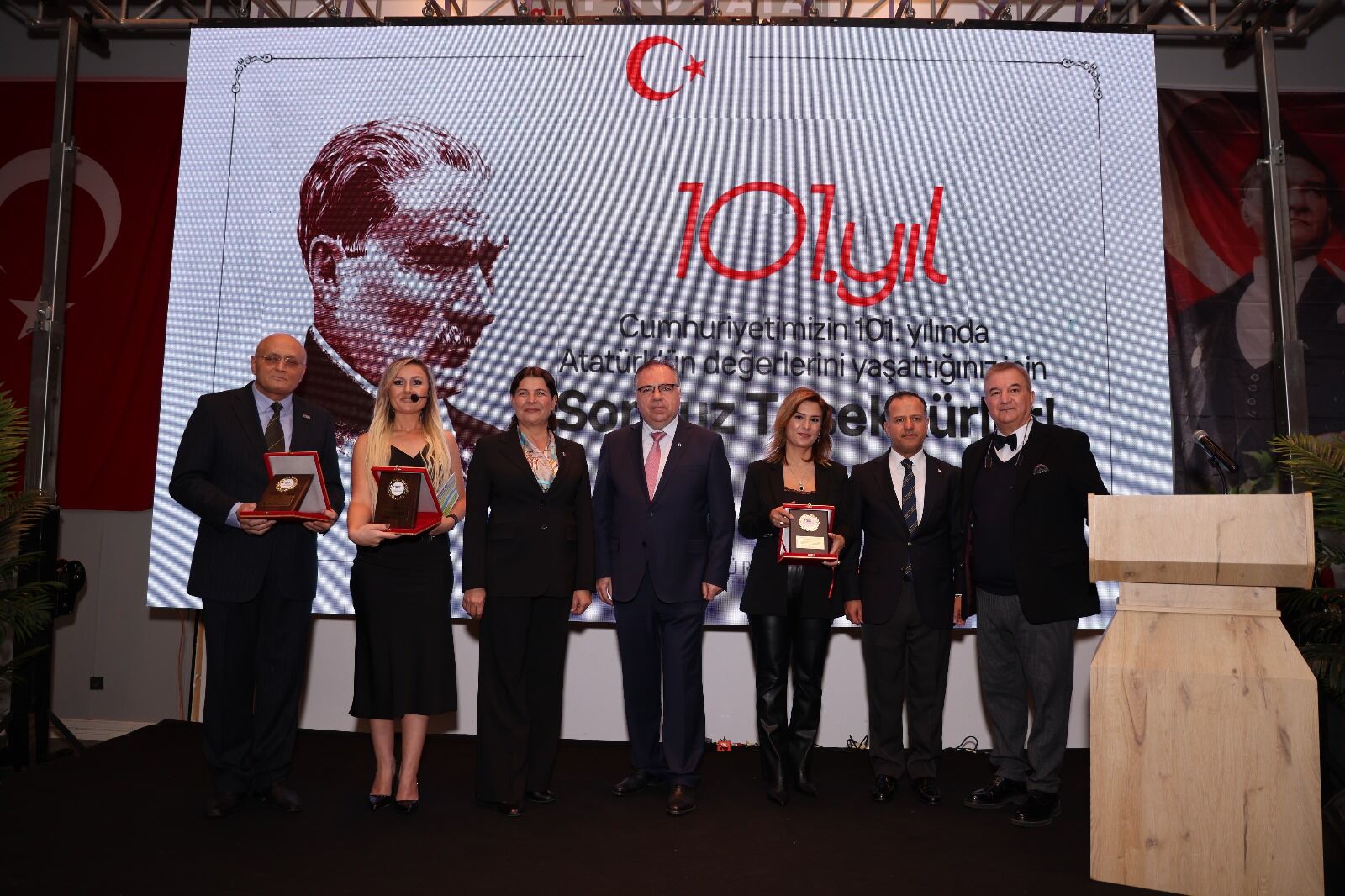 İzmir Foça’da Atatürk Temalı Cumhuriyet Kutlaması! (4)