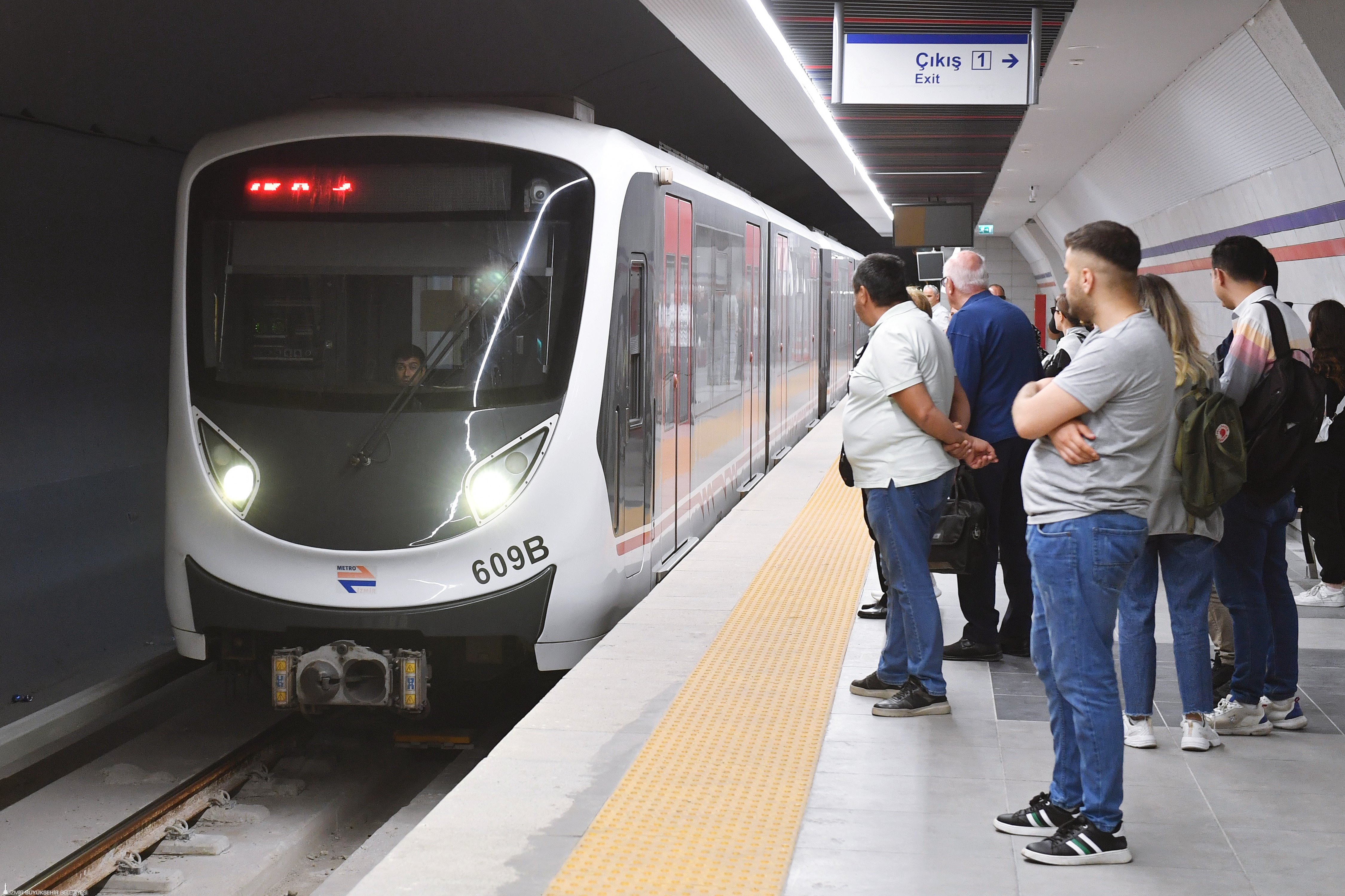 İzmir Narlıdere Metrosu’nda Sefer Aralıkları 8 Dakikaya Indirildi (2)