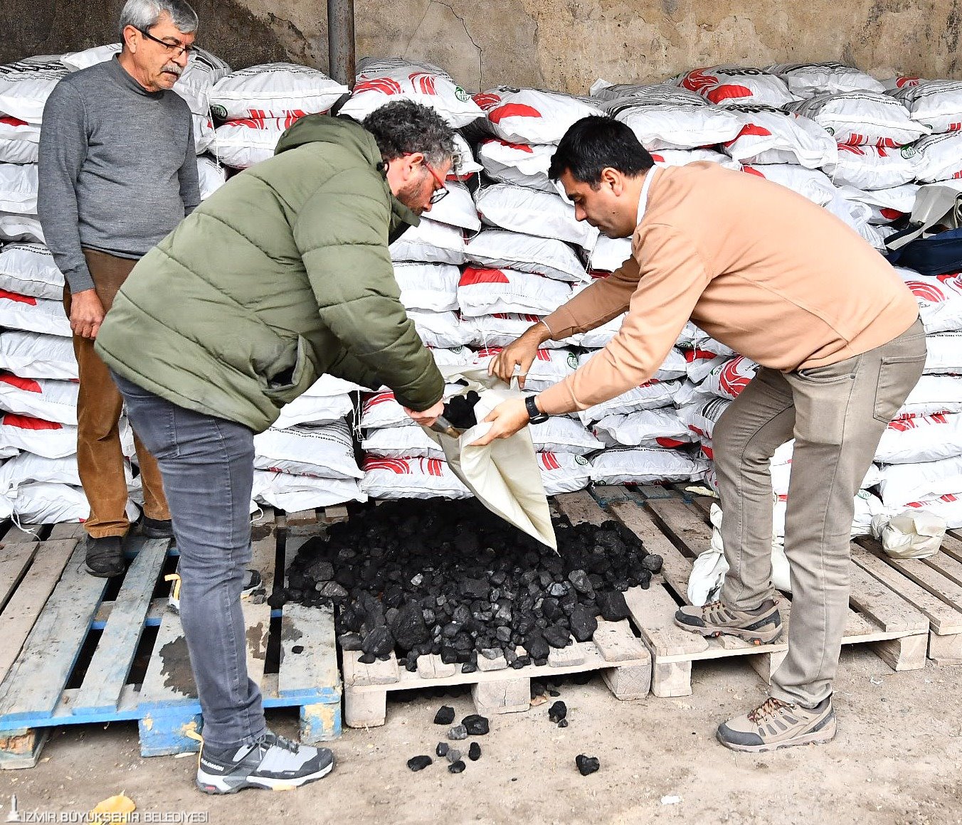 İzmir'de Kaçak Kömürle Mücadele! (3)