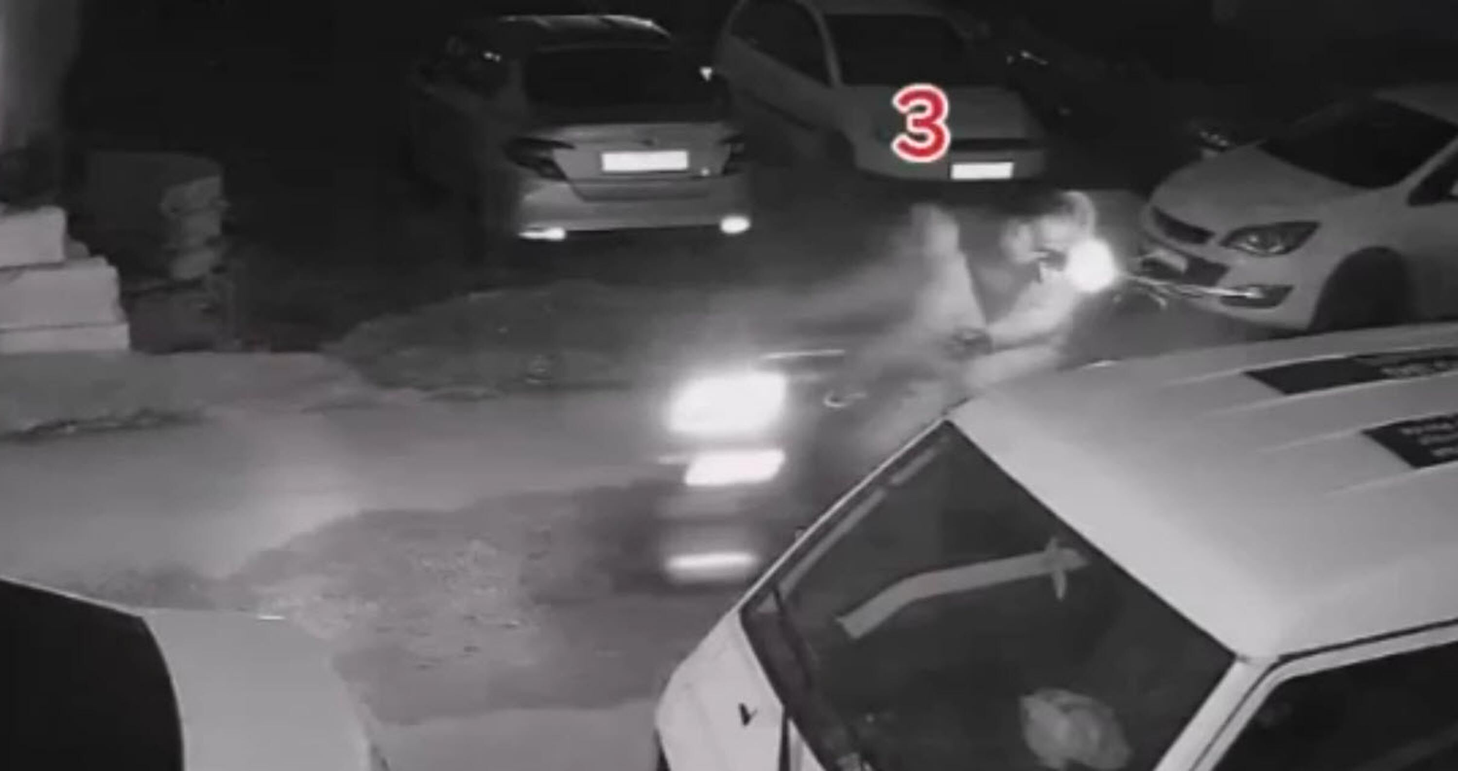 İzmir’de Motosikletle Otomobile Ateş Açan 2 Kişi Tutuklandı (4)