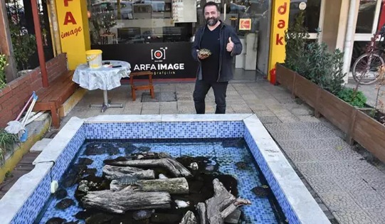 İzmir’in Kaplumbağalı Fotoğrafçısı Çakır, Çocukların Gözdesi Oldu (1)