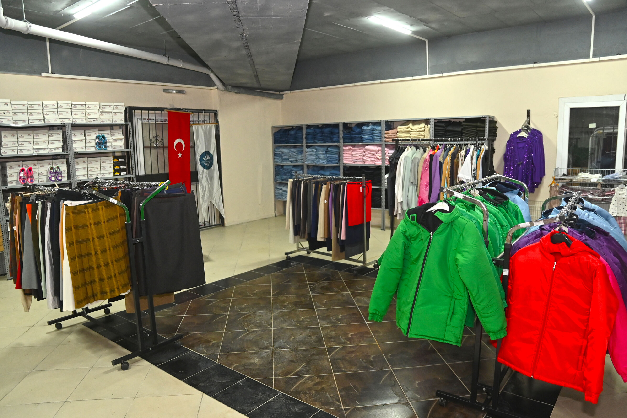 Karabağlar'da Yeni Sosyal Market Açıldı (1)-1