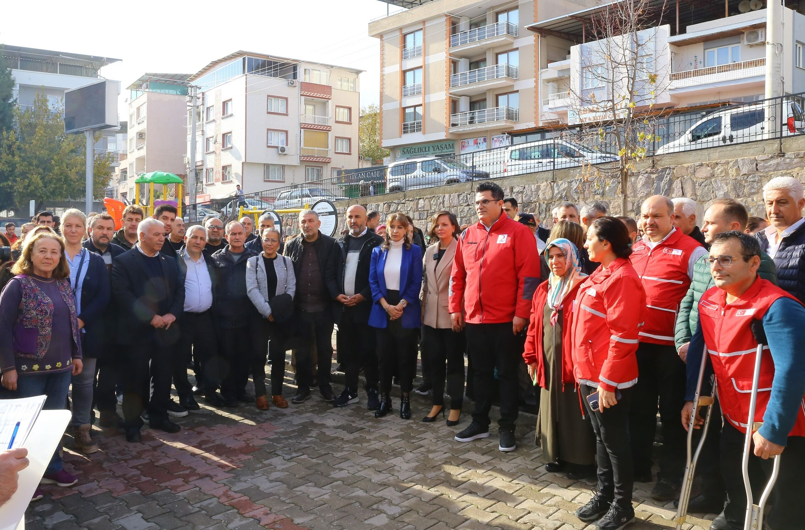 Karabağlar'da Yeni Sosyal Market Açıldı (1)