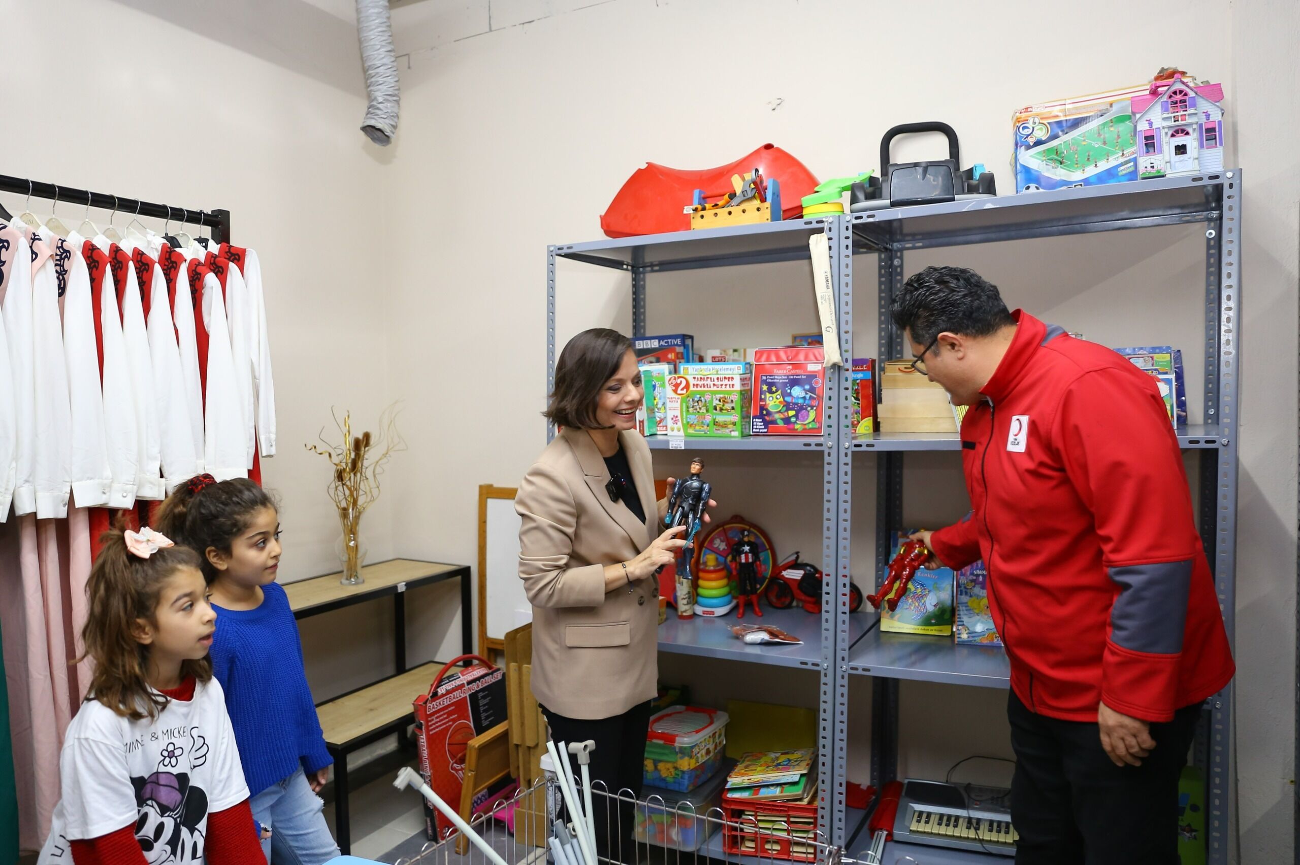Karabağlar'da Yeni Sosyal Market Açıldı (3)