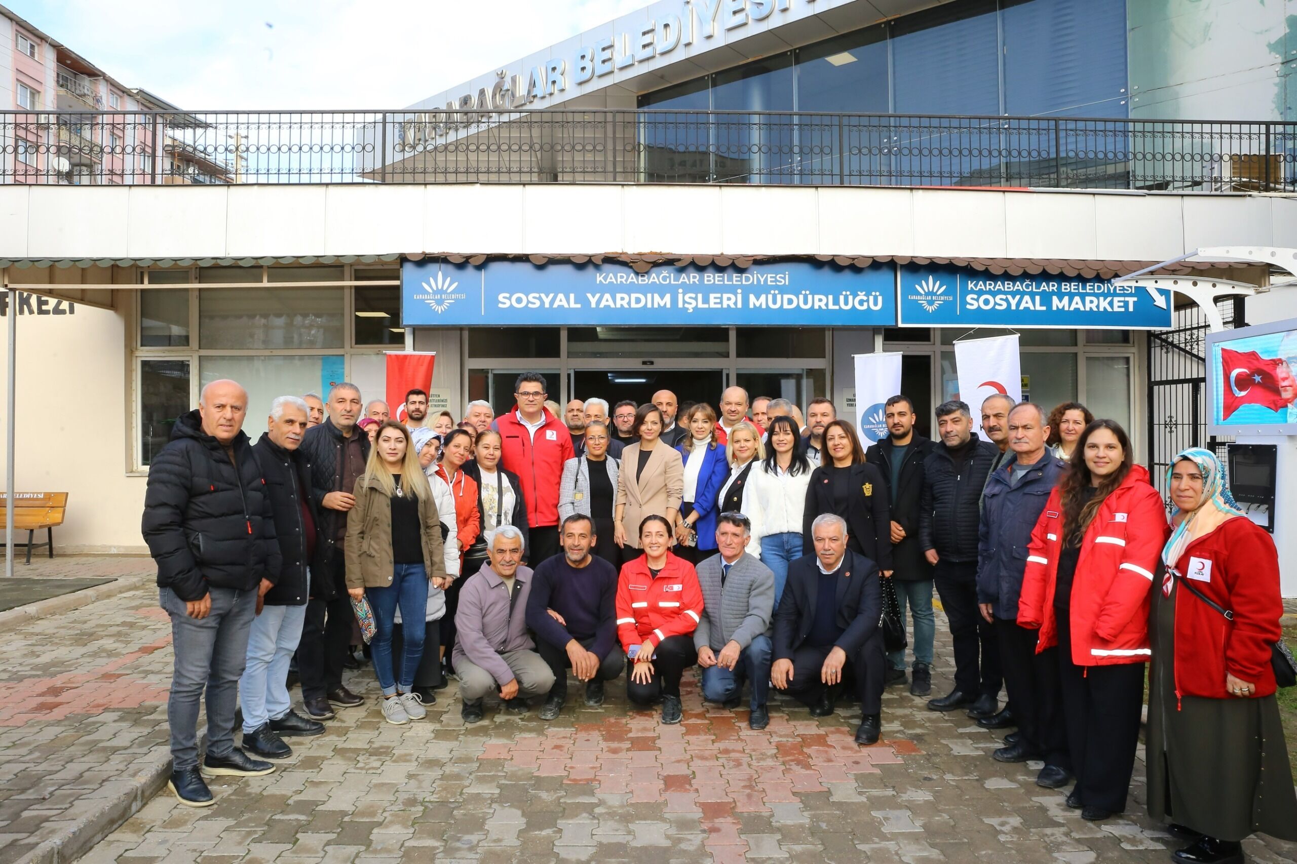 Karabağlar'da Yeni Sosyal Market Açıldı (4)