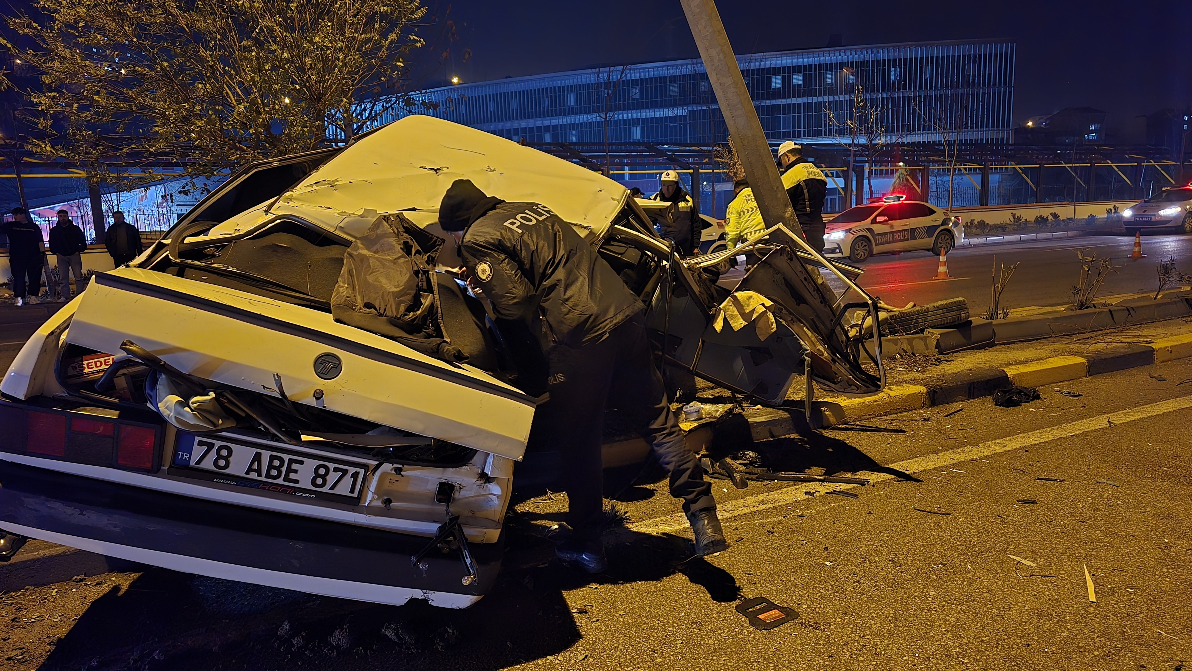 Karabük'te Peş Peşe Trafik Kazaları 3'Ü Ağır 6 Yaralı (1)