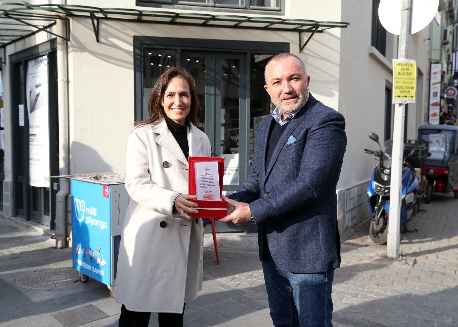 Karşıyaka Belediyesi’nden Tarihi Restorasyon Projelerine Teşekkür Plaketi-1