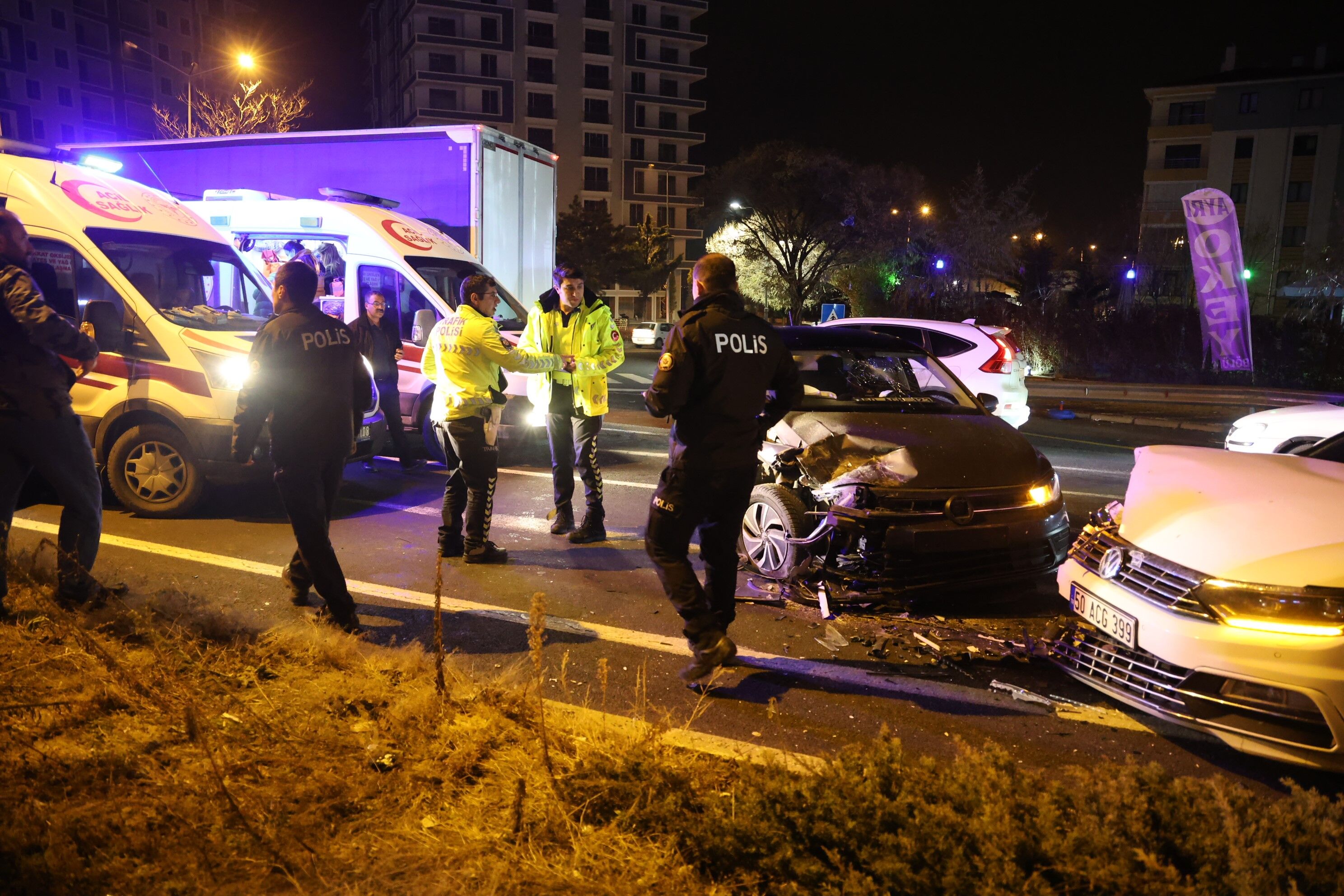 Kaza Sonrası Alkollü Sürücü Ambulanstan Kaçtı (2)