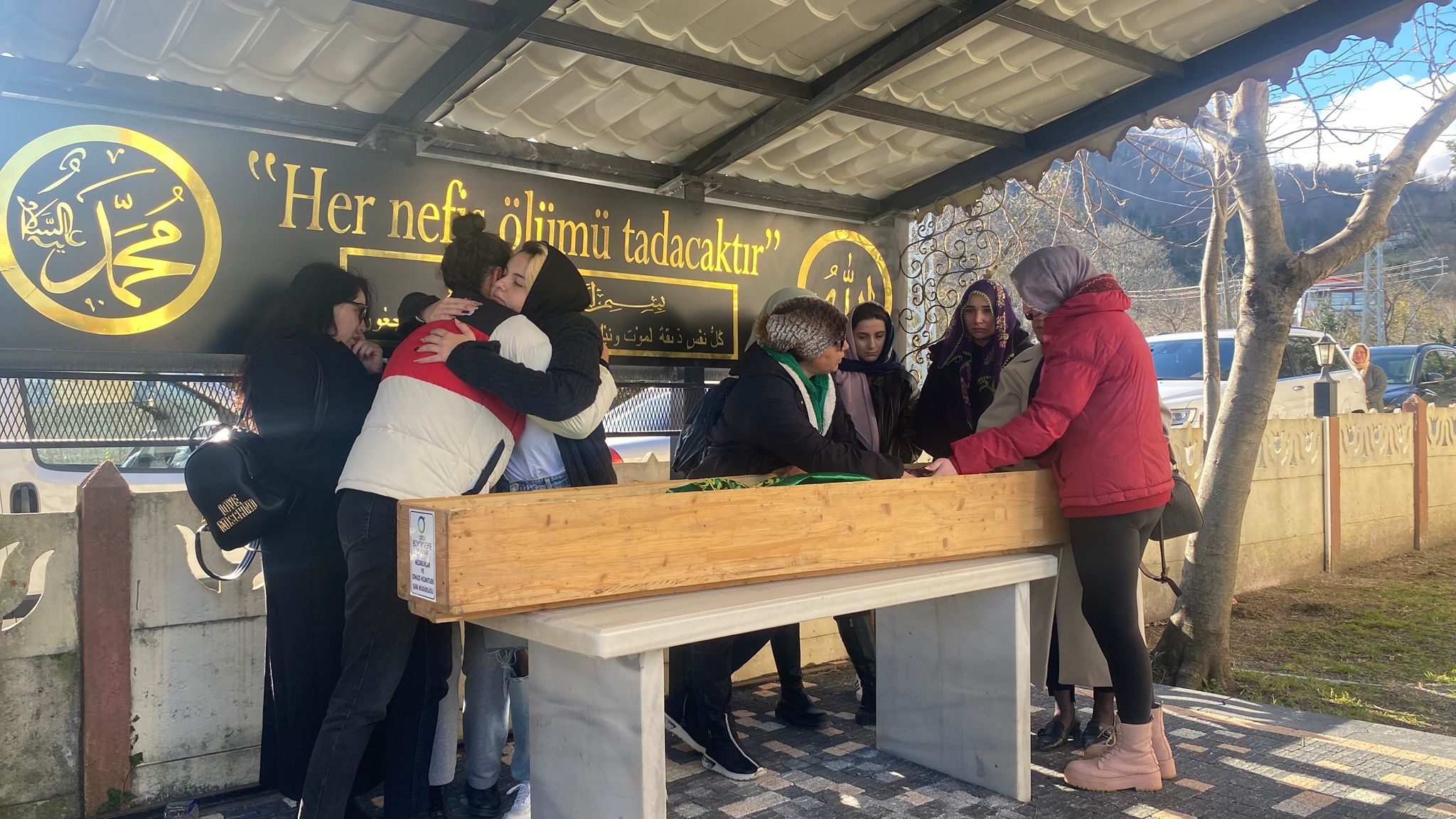 Kızının Erkek Arkadaşı Tarafından Öldürülen Anne Toprağa Verildi (2)