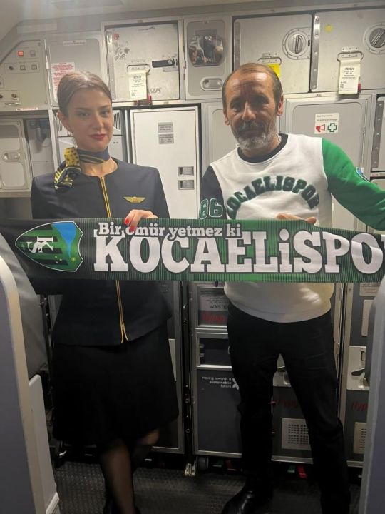 Kocaelispor Taraftarından Uçakta Renkli Anlar (2)