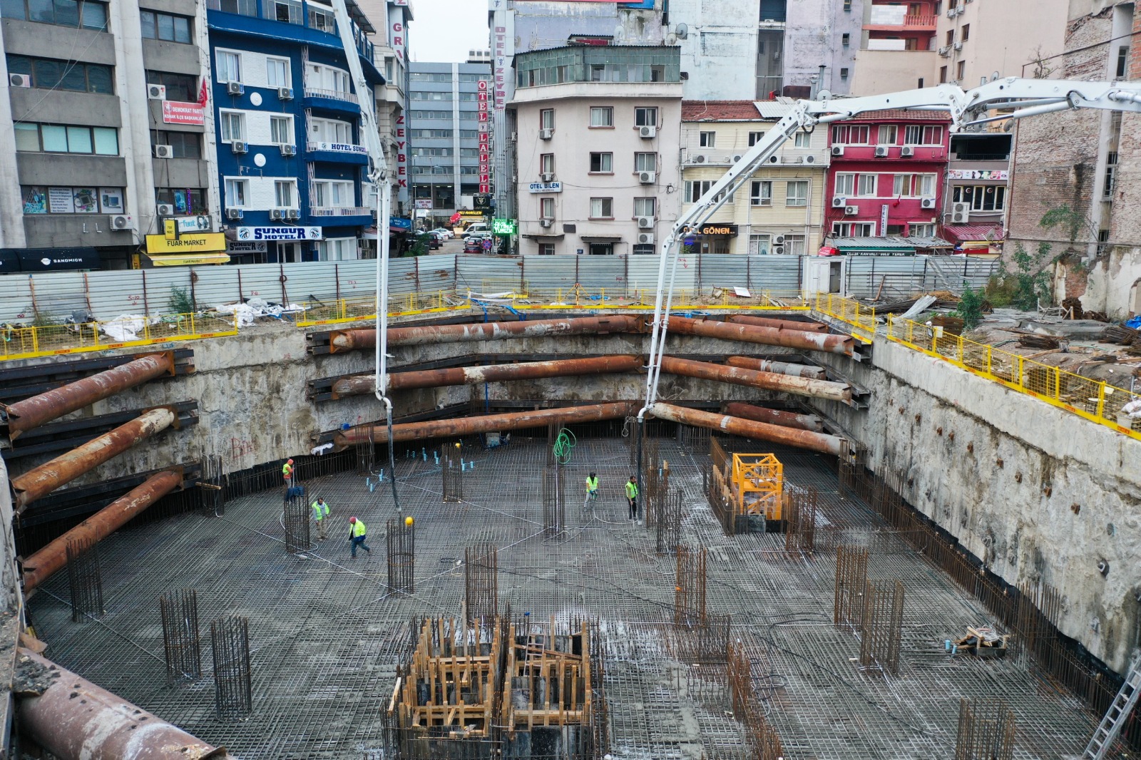 Konak Belediyesi’nin Yeni Hizmet Binasında Temel Betonu Atıldı (3)