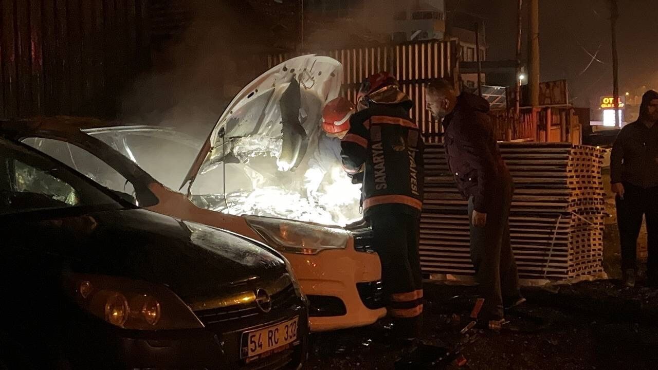 Kontağı Çevirince Otomobil Alev Topuna Döndü (1)
