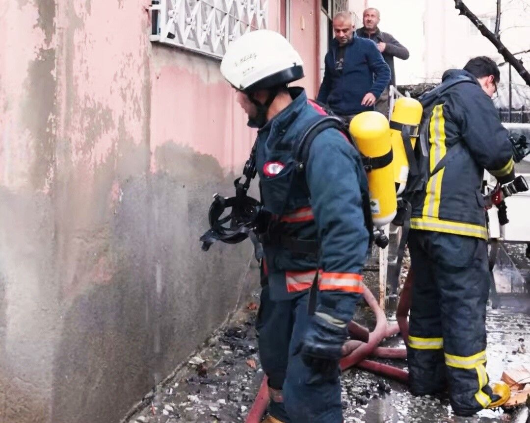 Kütahya Simav’da Bir Evde Yangın Çıktı (3)