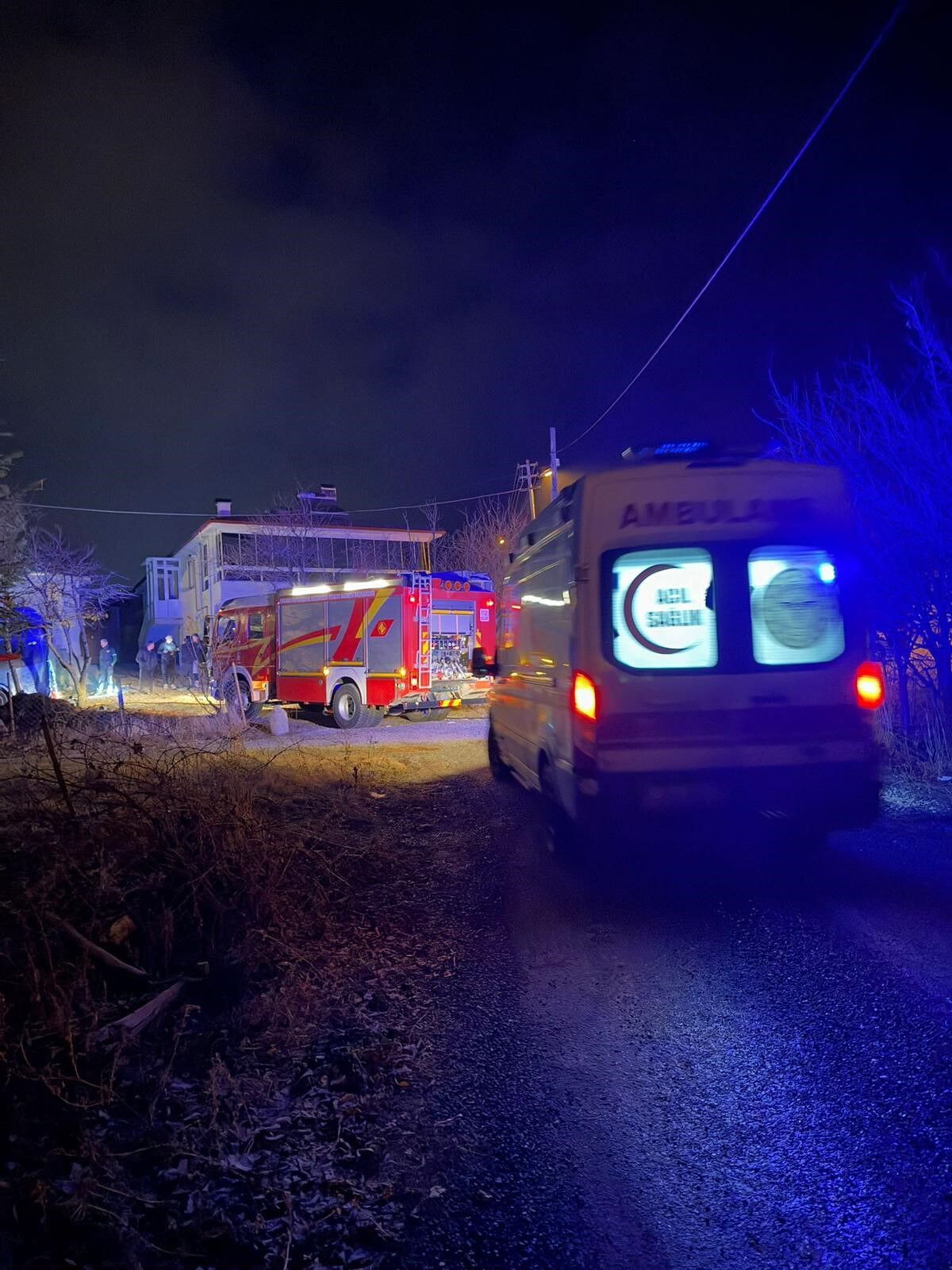 Lpg Tesisatı Patlayan Araç Alev Alev Yandı (3)