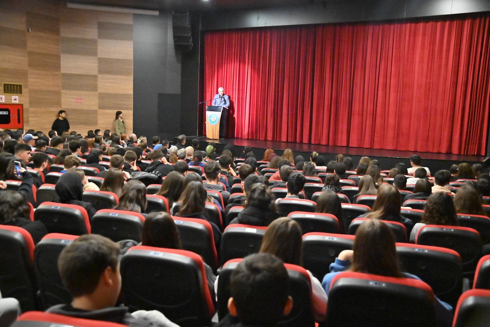 Manisa'da Mehmet Akif Ersoy'un Eserleriyle Milli Mücadele Ruhu Canlandı (4)