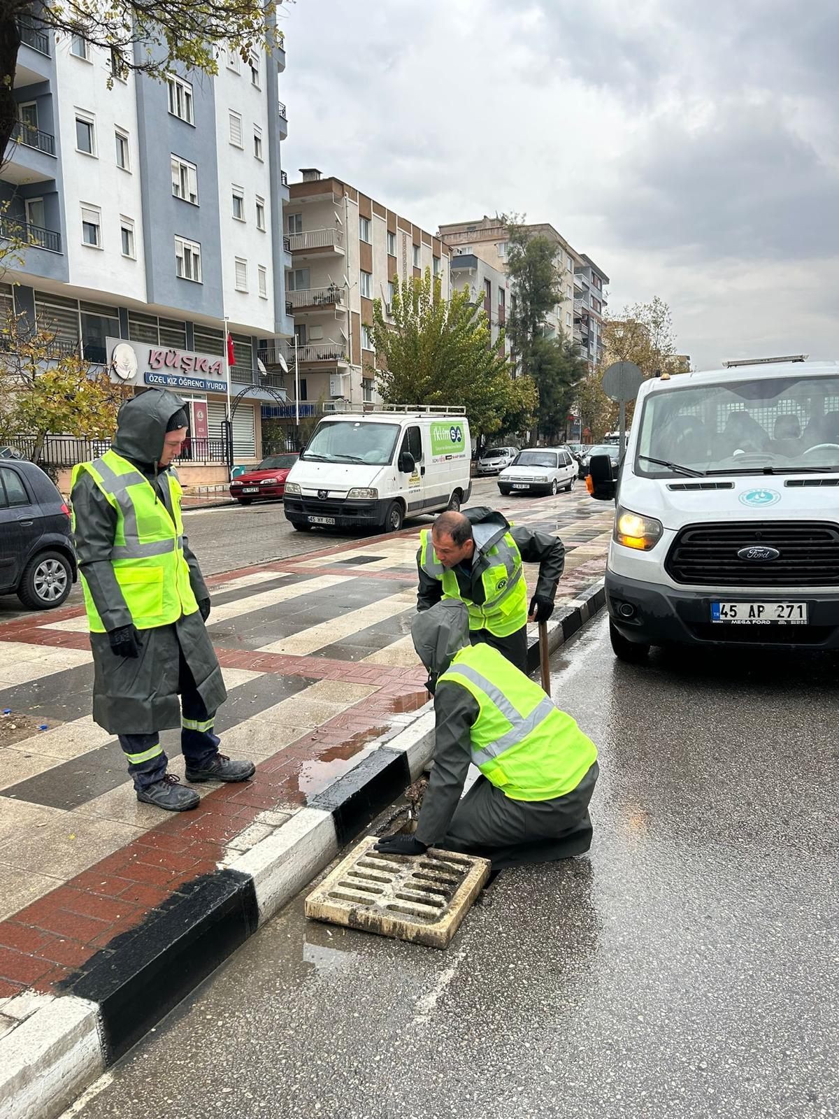 Manisa’da Sağanak Yağışa Karşı Büyükşehir Seferberliği (4)