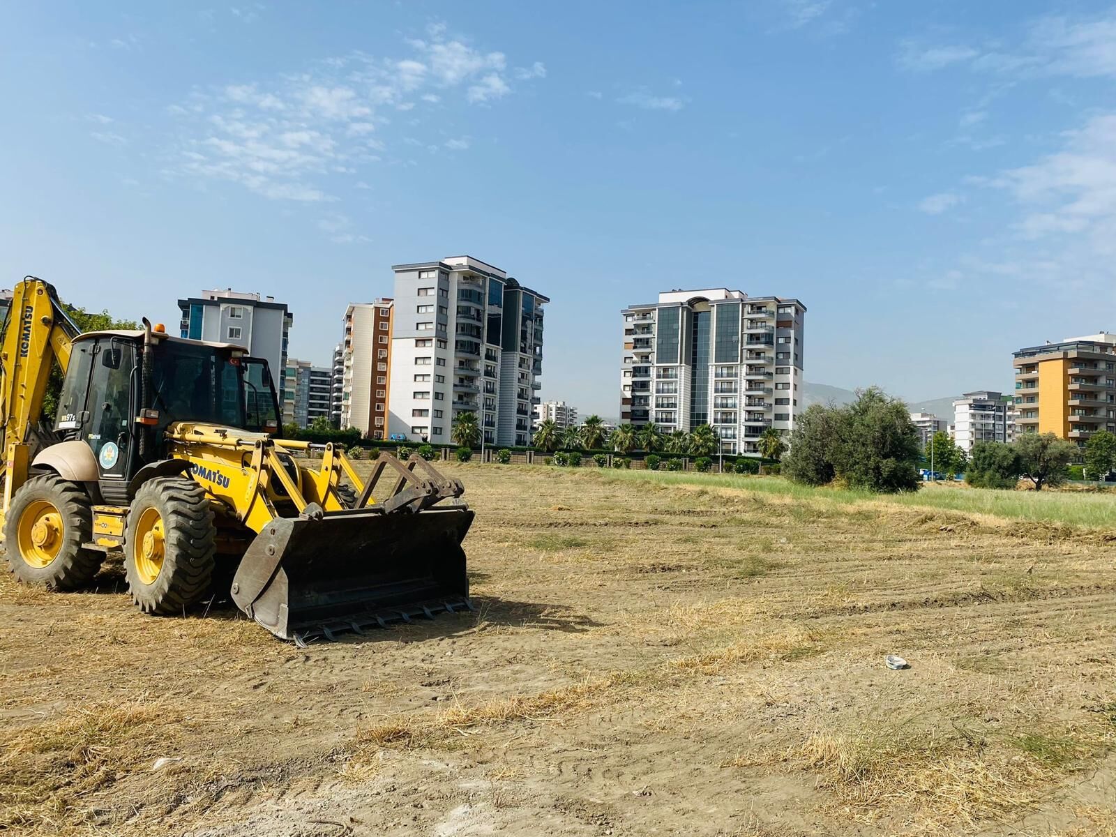 Manisa'da Temizlik Seferberliği Yabani Otlar Temizleniyor (1)