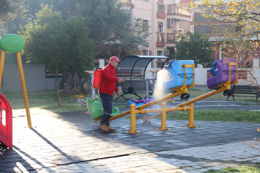 Menderes'te Salgın Hastalıklara Karşı Dezenfekte Seferberliği (4)