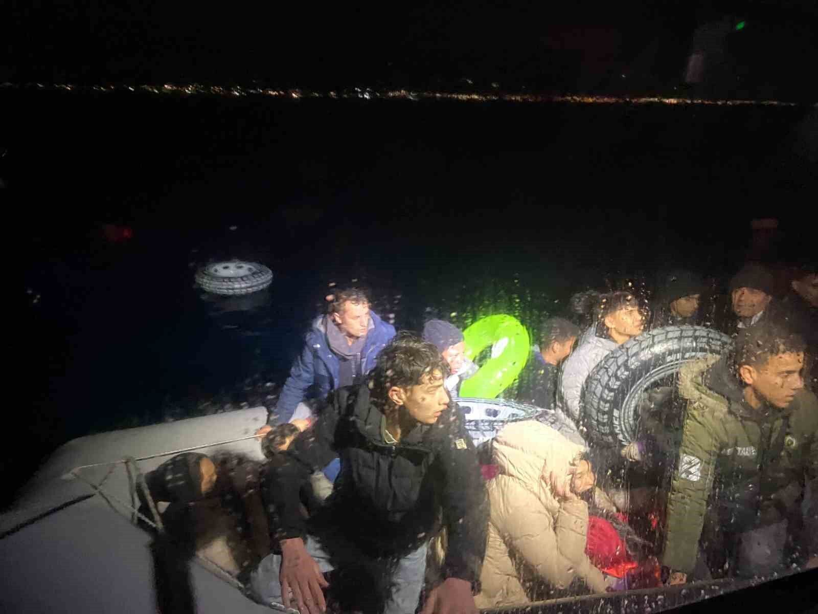 Motor Arızası Nedeniyle Sürüklenen Botta 31 Göçmen Kurtarıldı 1