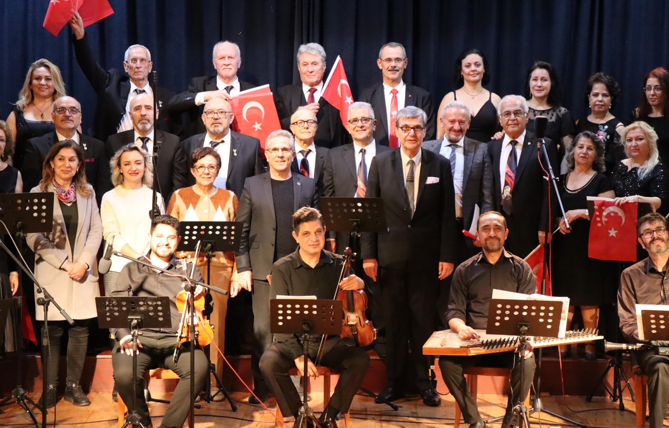 Nazilli Belediyesi Korosundan 'Nostaljik Şarkılar' Konseri (3)