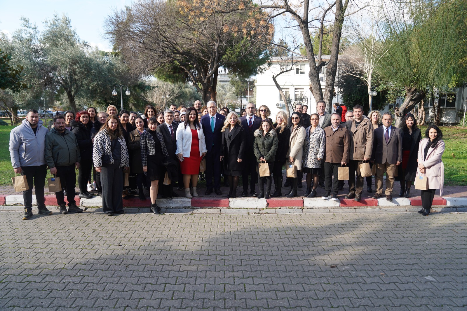 ++Rektör Prof. Dr. Budak, Eü Ailesinin Yeni Yılını Kutladırektör Prof. Dr. Budak, Eü Ailesinin Yeni Yılını Kutladı (1)