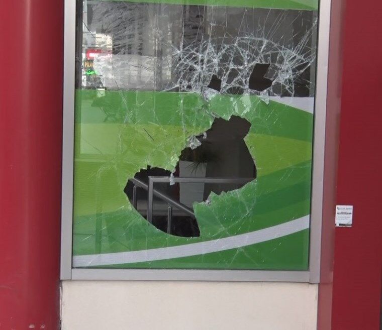 Yenidoğan Çetesi Kapsamında Kapatılan Özel Hastaneye Saldırı!