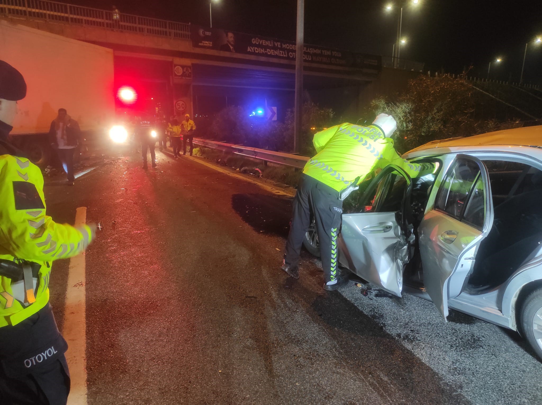 Aydın'da Trafik Kazası 1 Ölü 1 Yaralı (2)