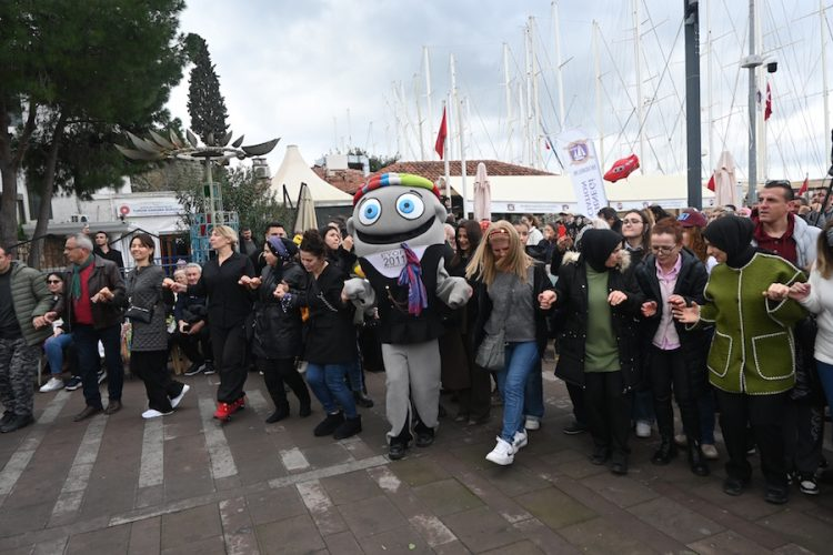 Bodrum’daki Hamsi Festivalinde 3 Ton Hamsi Dağıtıldı2