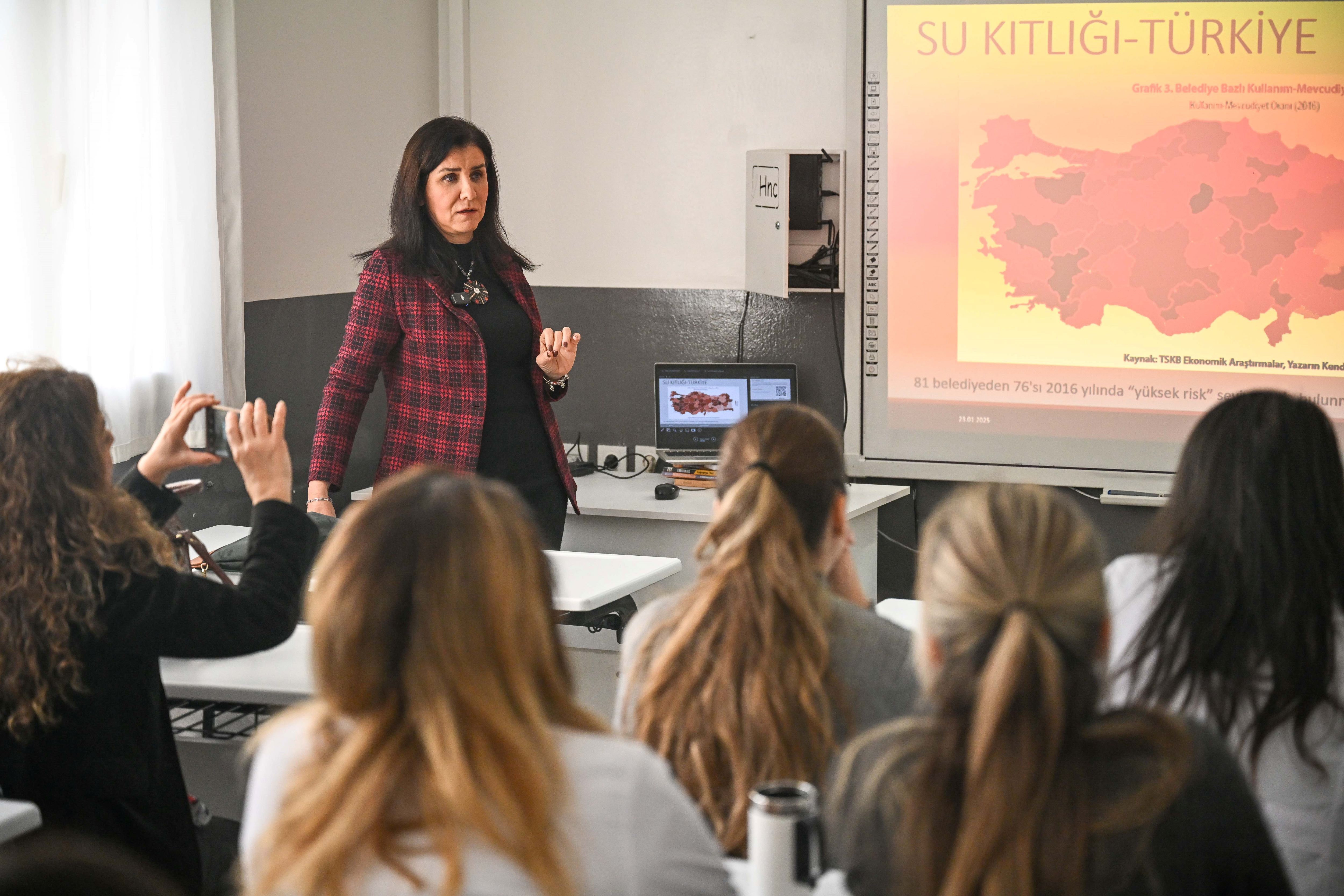 Bornova’da Gençler Için Iklim Krizi Farkındalığı Artıyor (4)