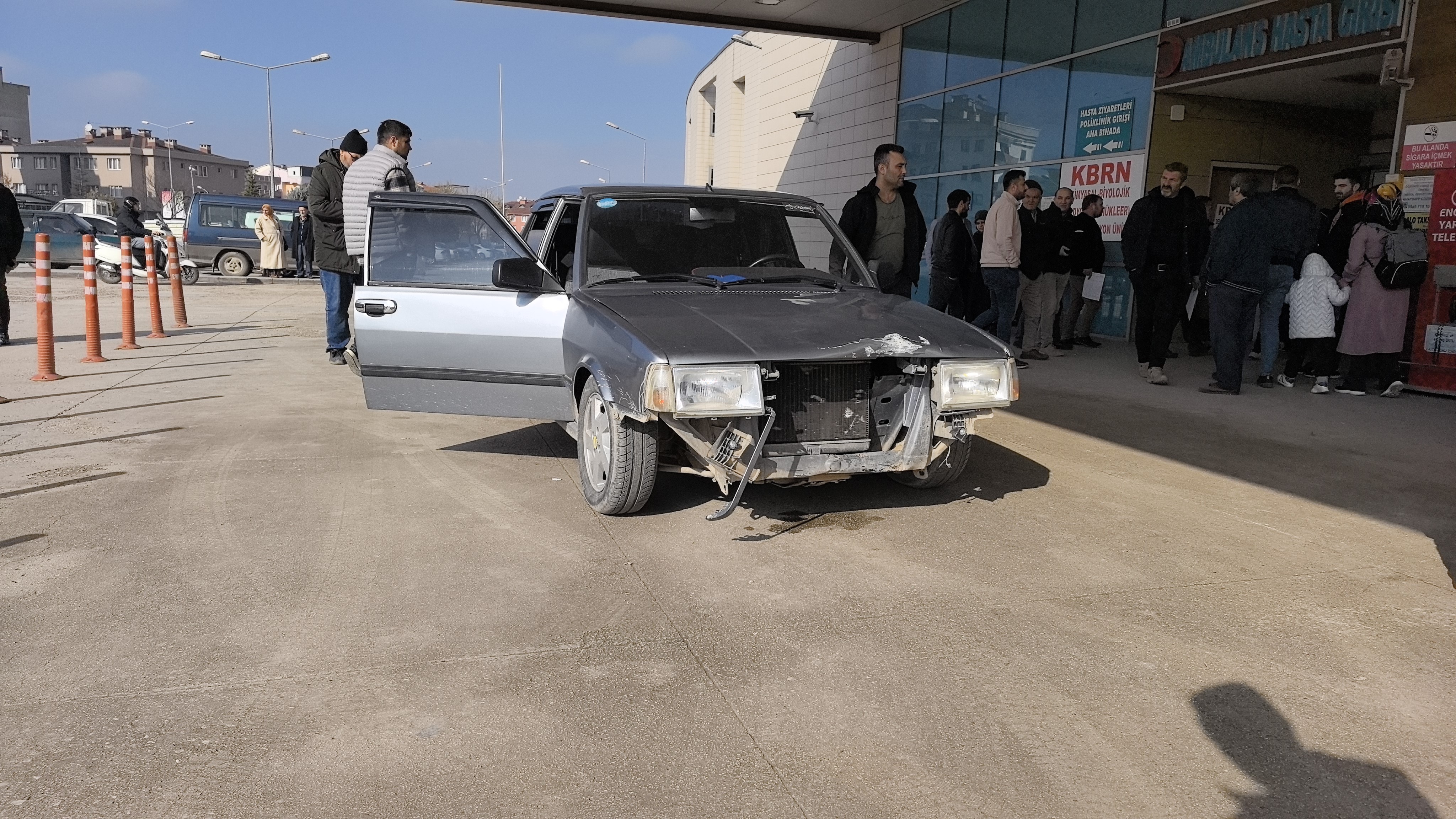 Bursa'da Bir Çocuk Elektrikli Bisikletle Otomobilin Altında Kaldı (2)