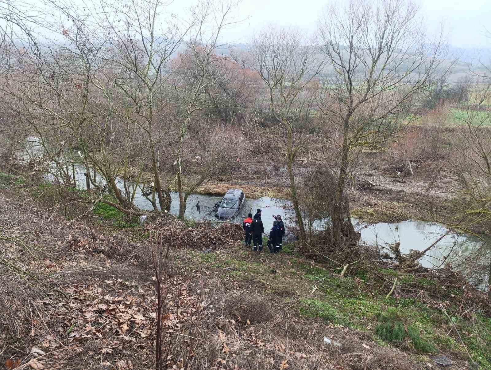 Çanakkale’de Korkunç Kaza Otomobil Çaya Uçtu, 1 Kişi Kayıp!