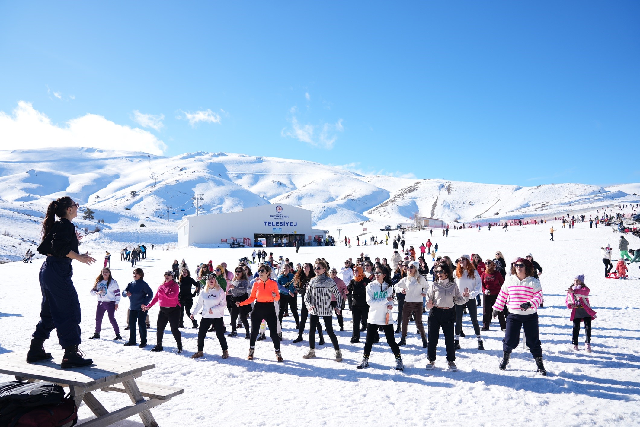 Denizli Kayak Merkezi'nde Renkli Zumba Etkinliği2