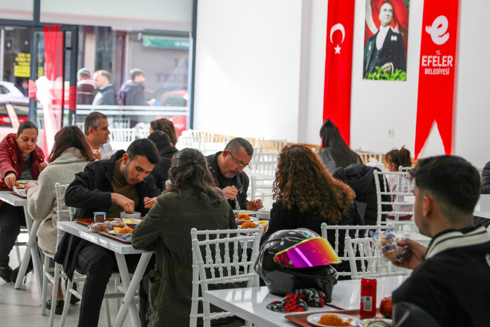 Efeler'de Kent Lokantası Yoğun Ilgi Görüyor (2)