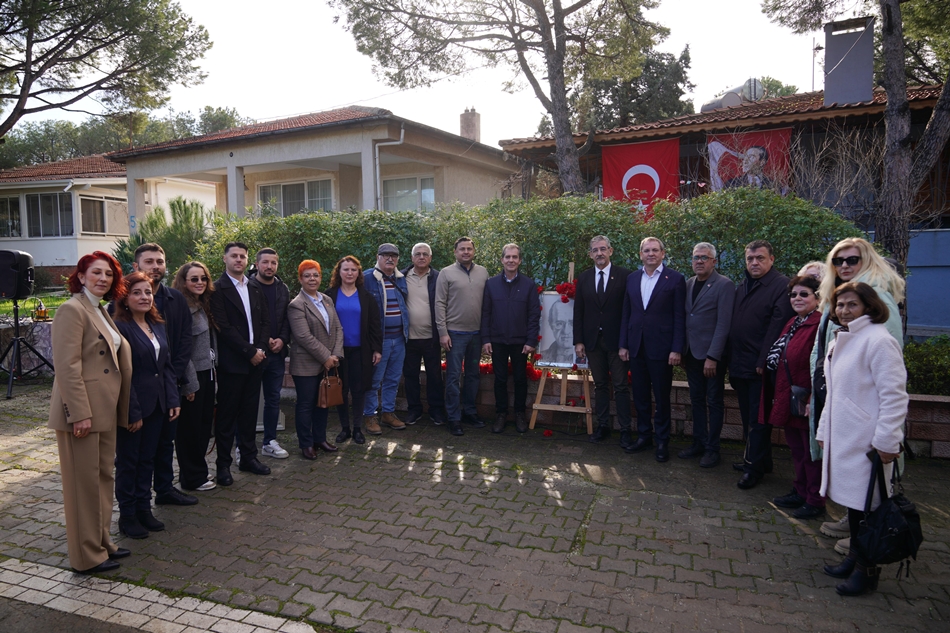 Gazeteci Uğur Mumcu Ayvalık’taki Evi Önünde Anıldı (2)