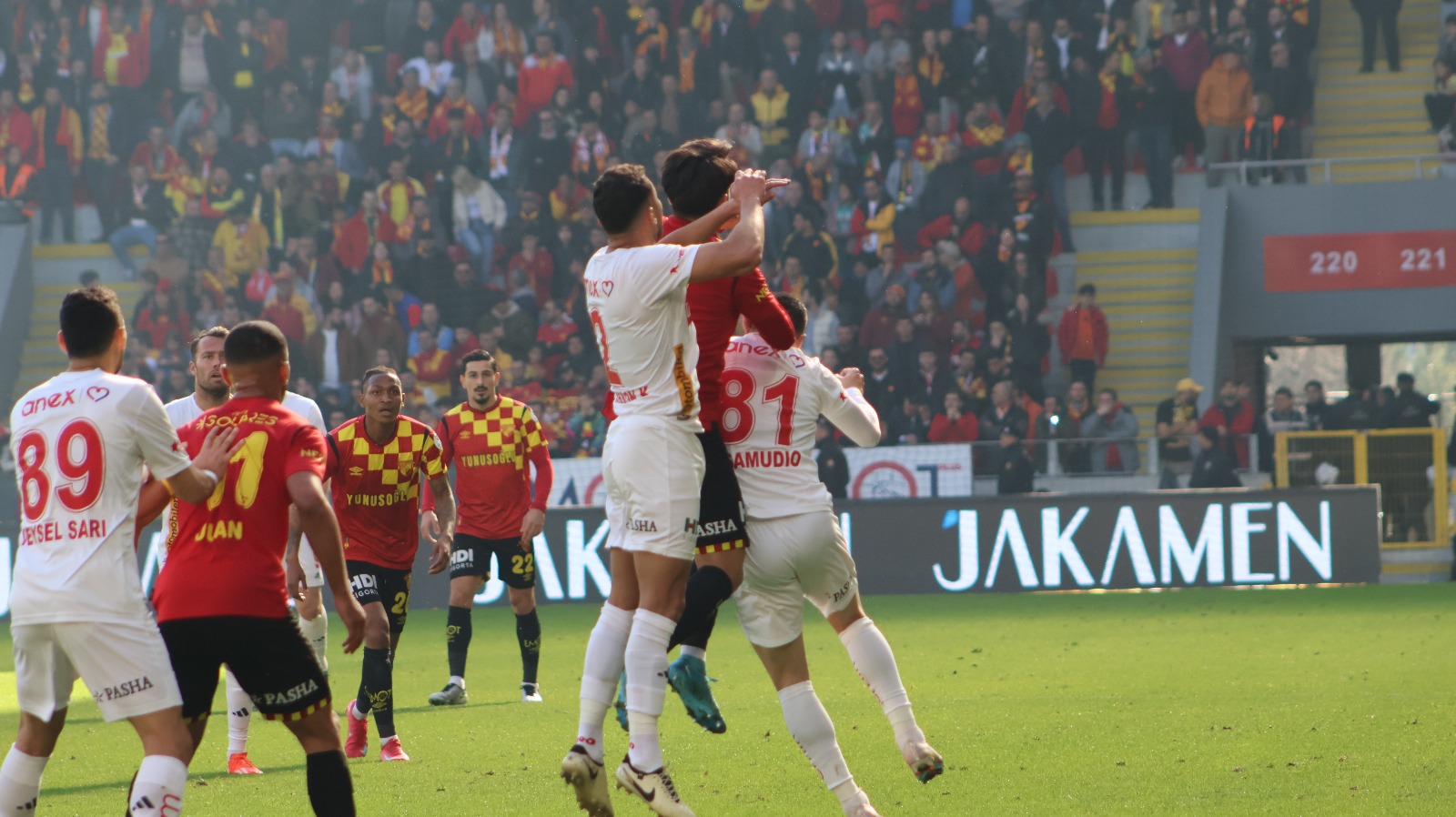 Göztepe Antalyaspor Ilk Yarıda Bulduğu Golle Geçti 1 (5)